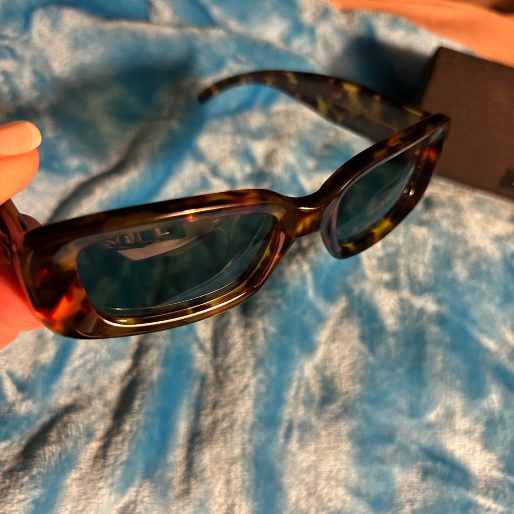 Gucci Tortoise Shell Sunglasses GG2409
